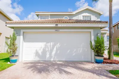 5463 Queenship Court, Greenacres – sold