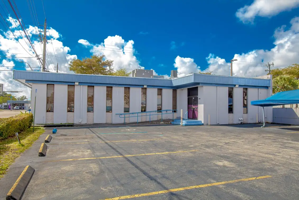2026-03-12 15_39_08-16350 NE 12 Ave_Exte at 16350 NE 12th Avenue, North Miami Beach