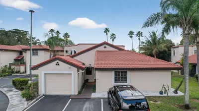 8841 W Sunrise Boulevard, Plantation – sold