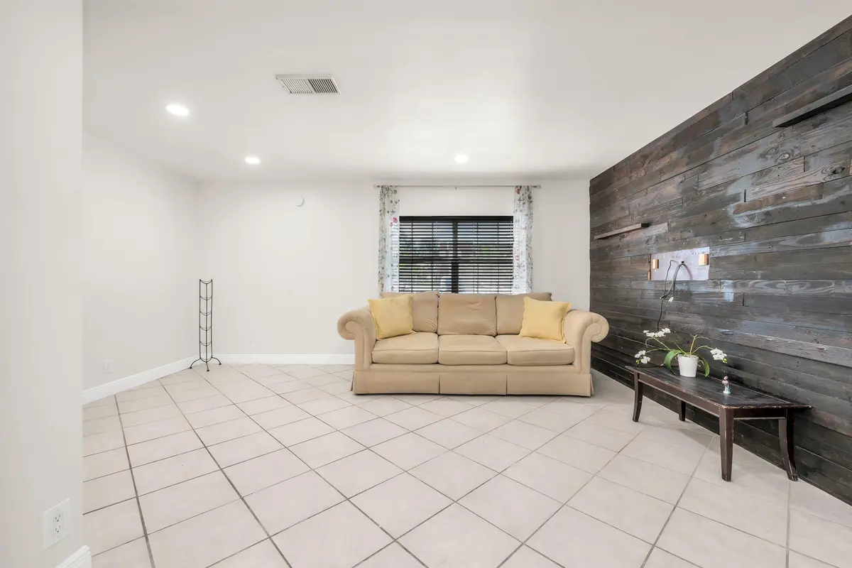 golden arrow6 at 299 SW 7th Street 106, Boca Raton