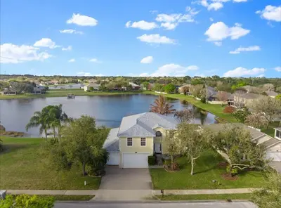 6052 Ridge Lake Circle, Vero Beach – Single Family Residence for sale