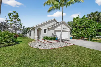 3750 Whitney Park Lane, Greenacres – sold