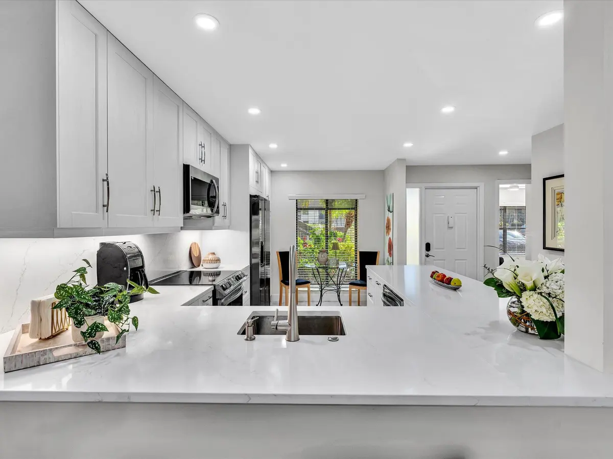 21-FPP00166 at 5056 Oakhill Lane 815, Delray Beach