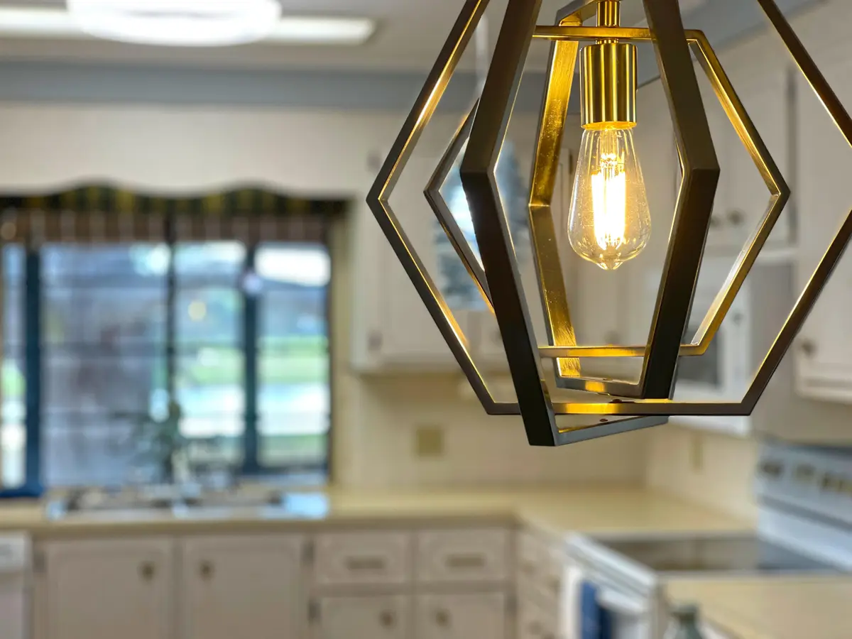 light fixture at 7660 SE Shenandoah Drive, Hobe Sound