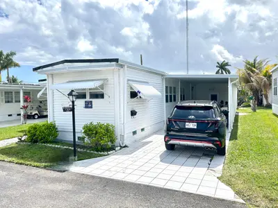 3240 State Street, Hollywood – Manufactured Home for sale