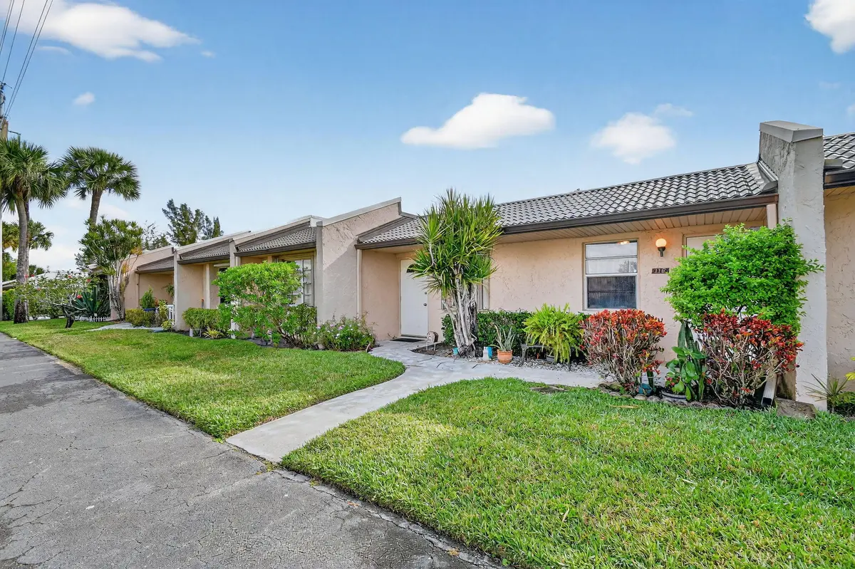 3-web-or-mls-DSC_9687 at 116 Golden Lakes Boulevard, West Palm Beach