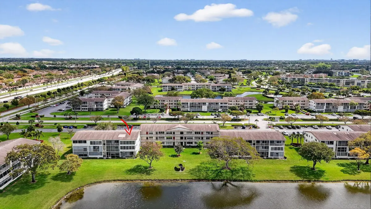 Fabulous Lake View at 116 Preston C, Boca Raton