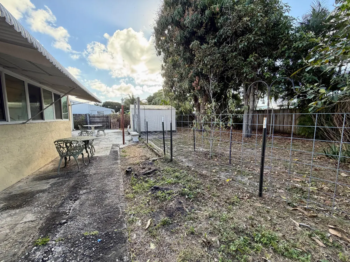 Back at 360 Forest Hill Boulevard, West Palm Beach