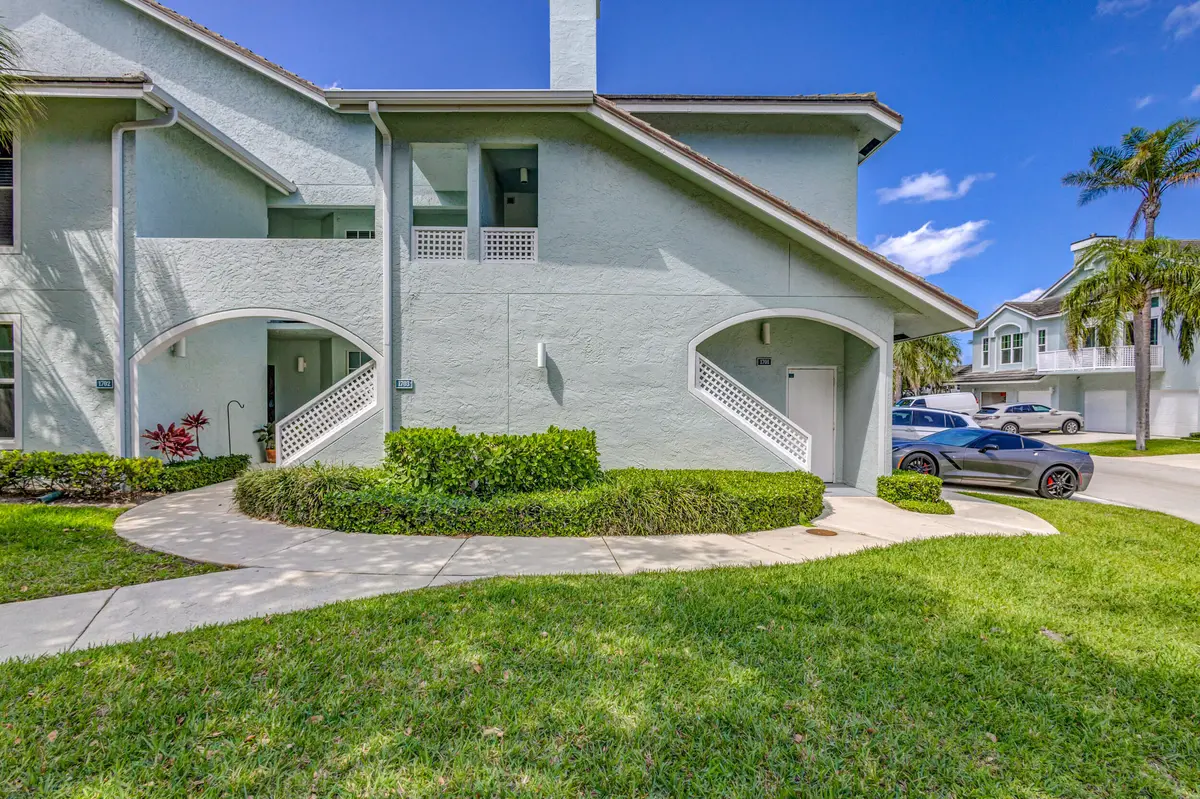 Exterior at 1701 Mizzenmast Way, Jupiter