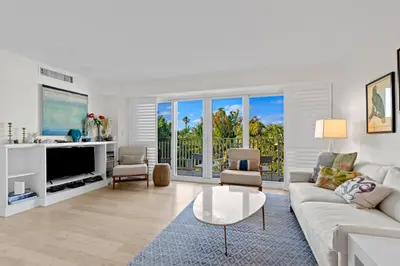 223 Atlantic Avenue 4e, Palm Beach – leased