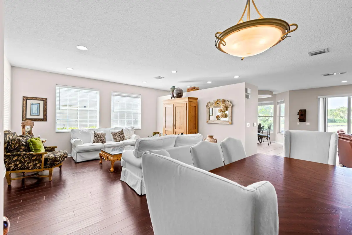 9-web-or-mls-A7401595 at 2371 Waburton Terrace, Wellington