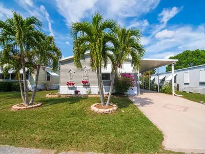 43 W Caribbean, Port St. Lucie – sold