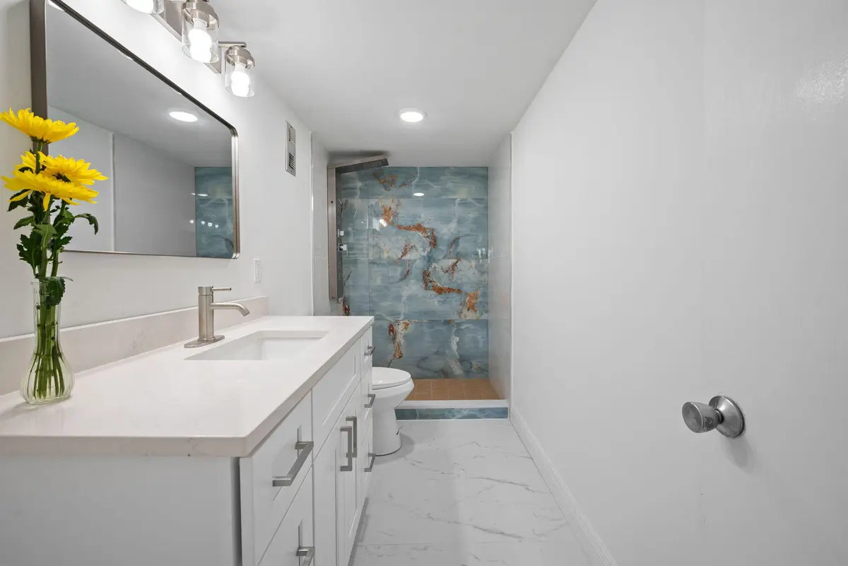 3-web-or-mls-230-ne-26th-ave-216 at 230 NE 26th Avenue 2160, Boynton Beach