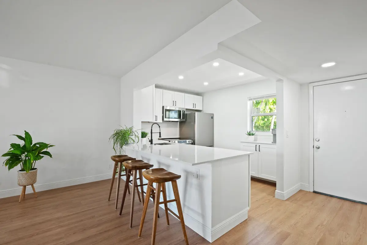 17-web-or-mls-230-ne-26th-ave-216 at 230 NE 26th Avenue 2160, Boynton Beach