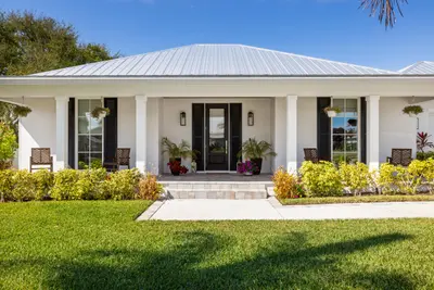 5169 SE Horseshoe Point Road, Stuart – Single Family Residence for sale