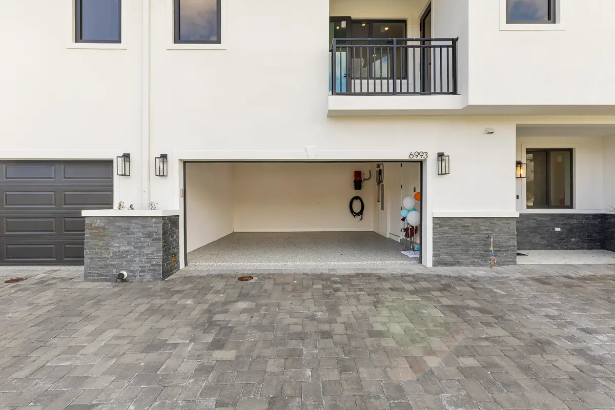 R6II9773 at 6997 NW 30th Terrace D, Fort Lauderdale