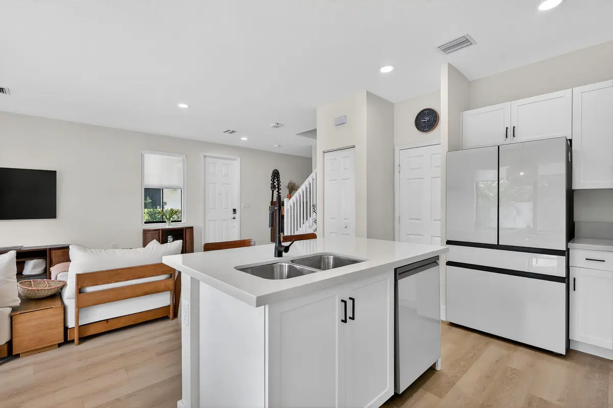 14-web-or-mls-8H3A7959 at 3234 W 100th Terrace, Hialeah