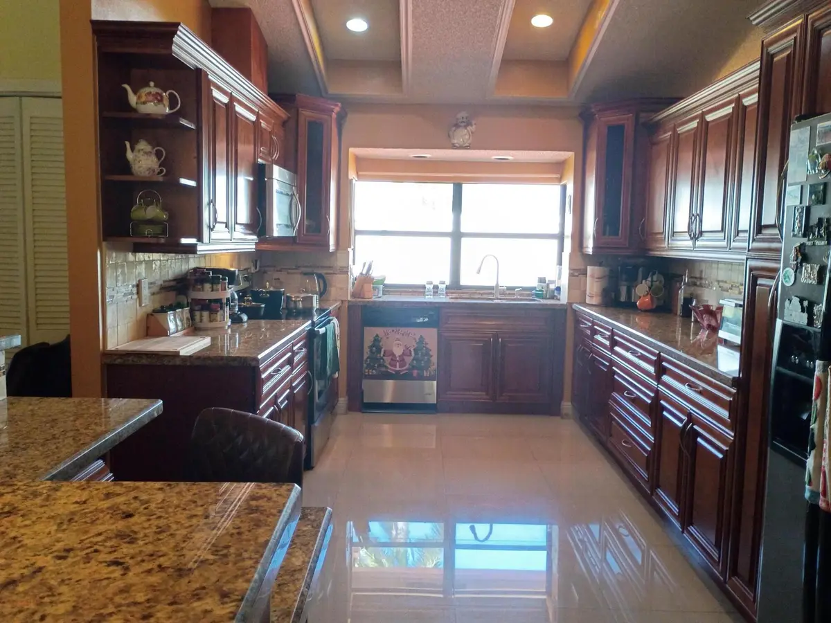 McKenzie full kitchen at 7401 NW 49th Court, Lauderhill