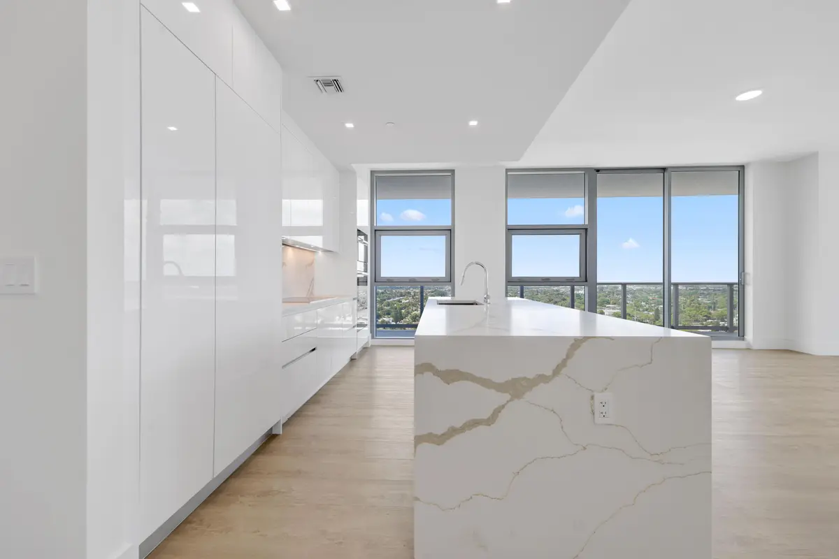 220 Lake Shore Drive - 12.jpg-FULL at 220 Lake Shore Drive 1823, Lake Park