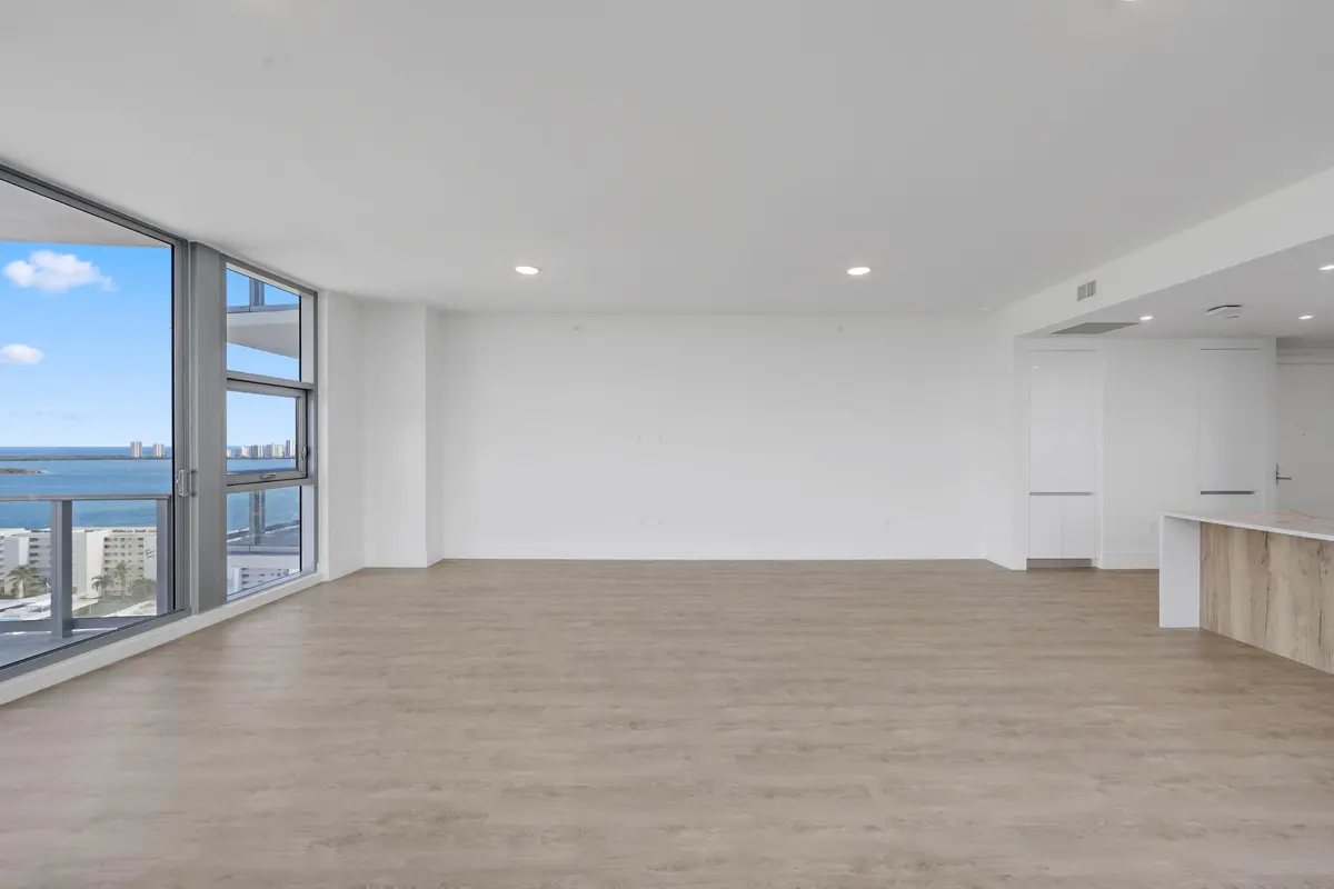 220 Lake Shore Drive - 5.jpg-FULL at 220 Lake Shore Drive 1823, Lake Park