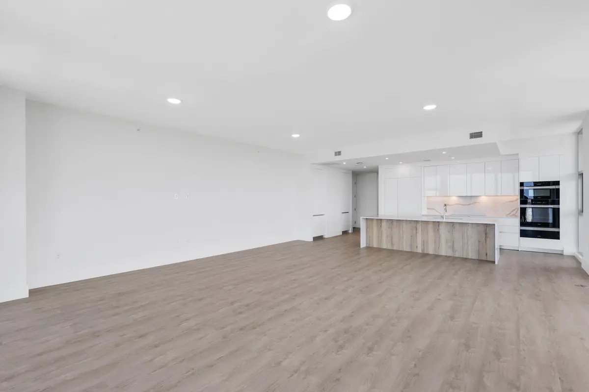 220 Lake Shore Drive - 7.jpg-FULL at 220 Lake Shore Drive 1823, Lake Park