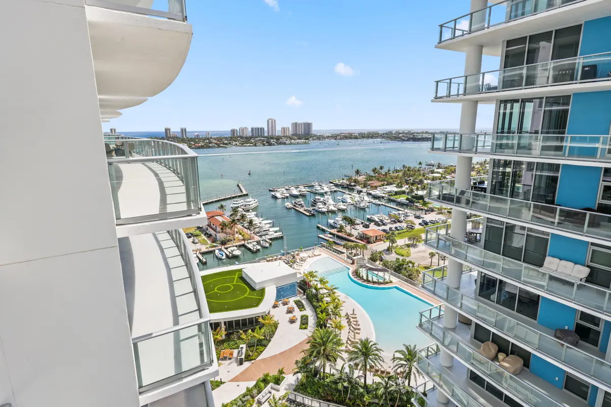 220 Lake Shore Drive - 40.jpg-FULL at 220 Lake Shore Drive 1823, Lake Park
