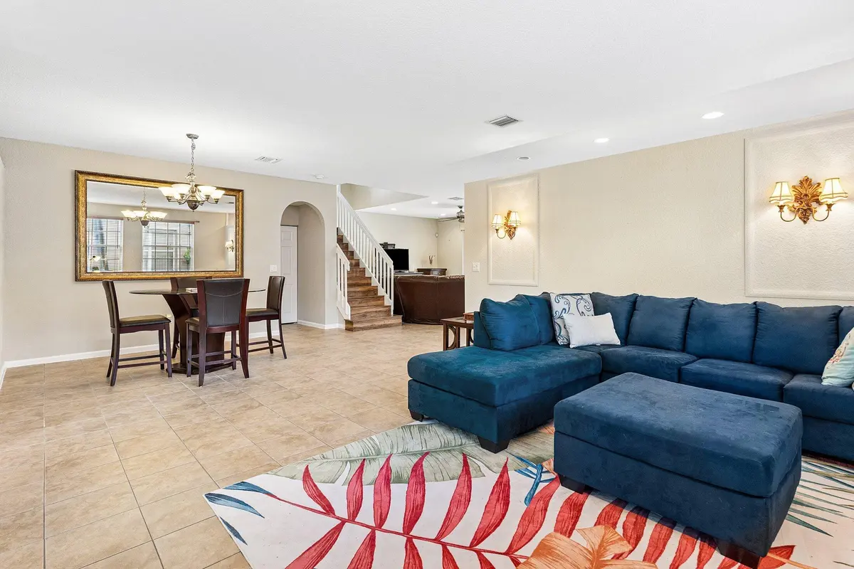 ENTRY at 2015 Reston Circle, Royal Palm Beach