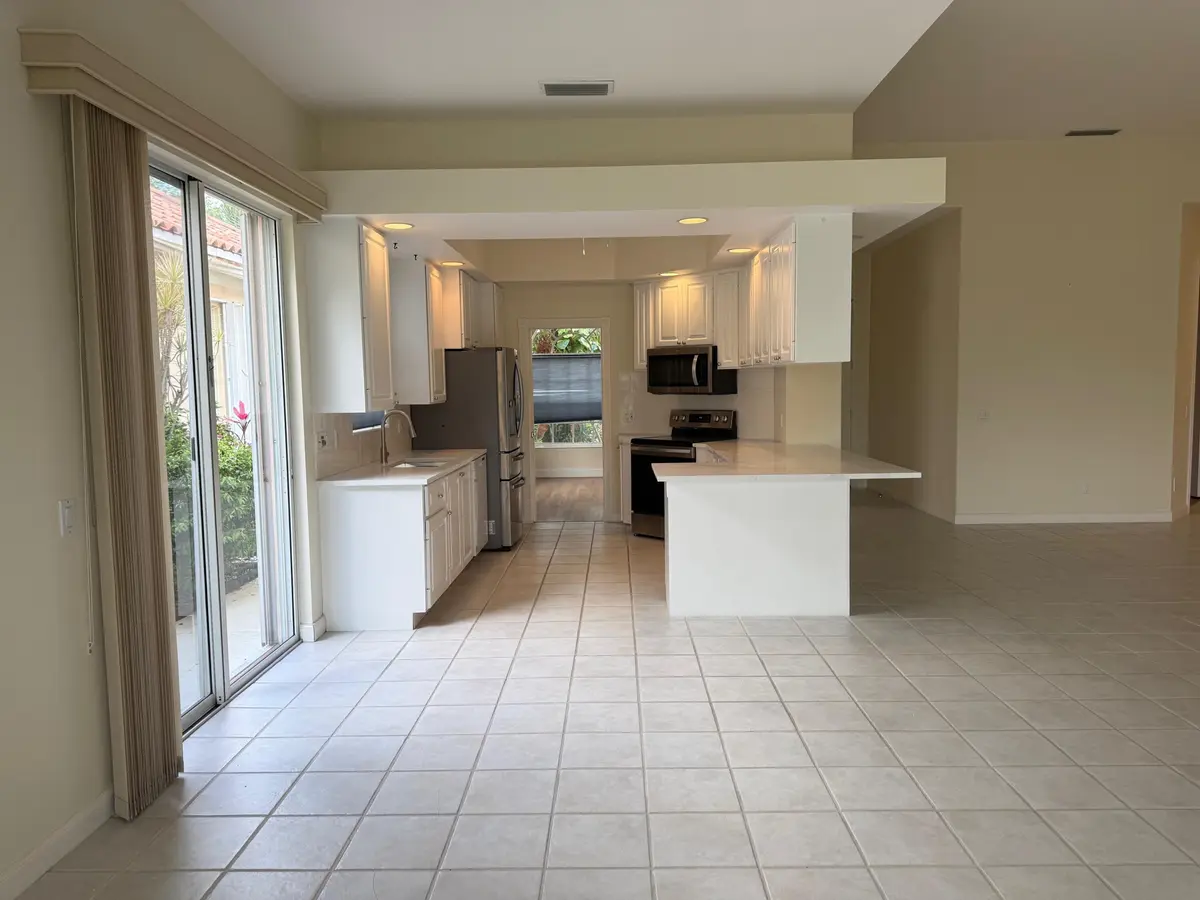 Kitchen at 2541 Kittbuck Way, West Palm Beach