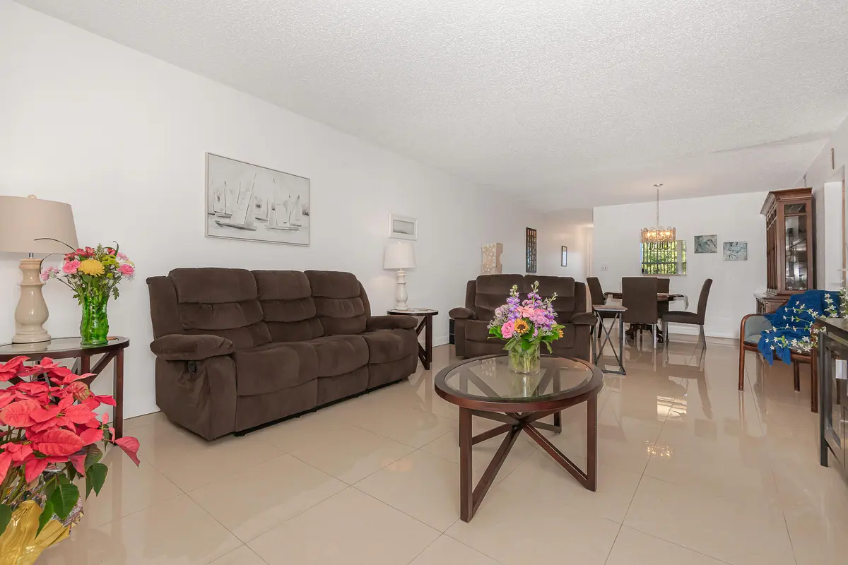 Living at 2102 Lucaya Bend J3, Coconut Creek