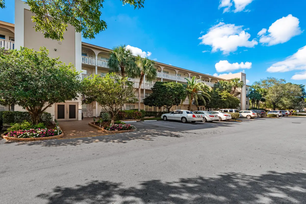Front at 2102 Lucaya Bend J3, Coconut Creek