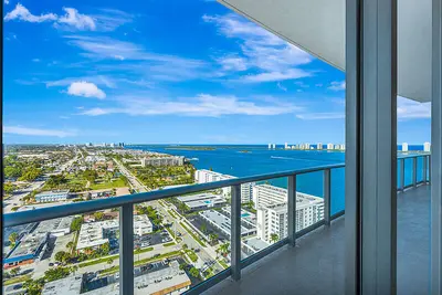 220 Lake Shore Drive 2105, Lake Park – Condominium for sale