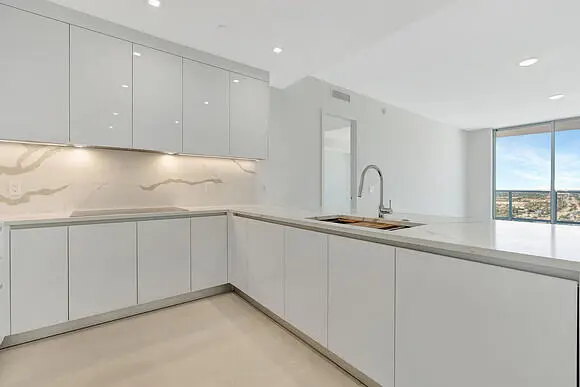 Nautilus 2105 kitchen at 220 Lake Shore Drive 2105, Lake Park