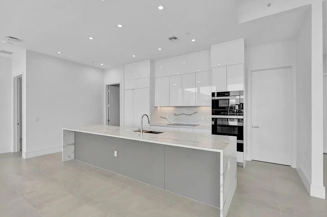 Nautilus 2411 Kitchen at 220 Lake Shore Drive 2411, Lake Park