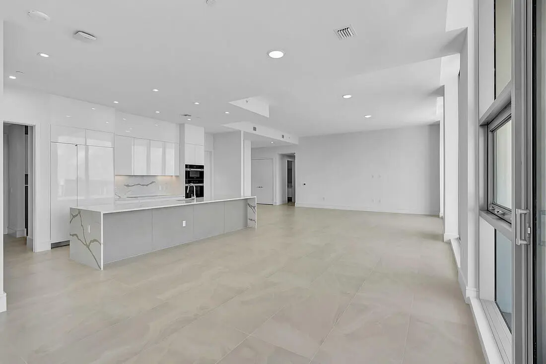 Nautilus 2411 Living 4 at 220 Lake Shore Drive 2411, Lake Park