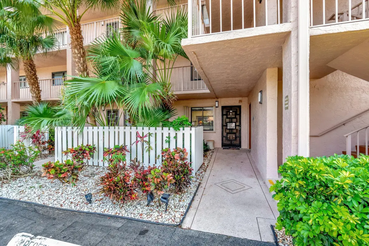 ENTRY at 7280 Amberly Lane 110, Delray Beach