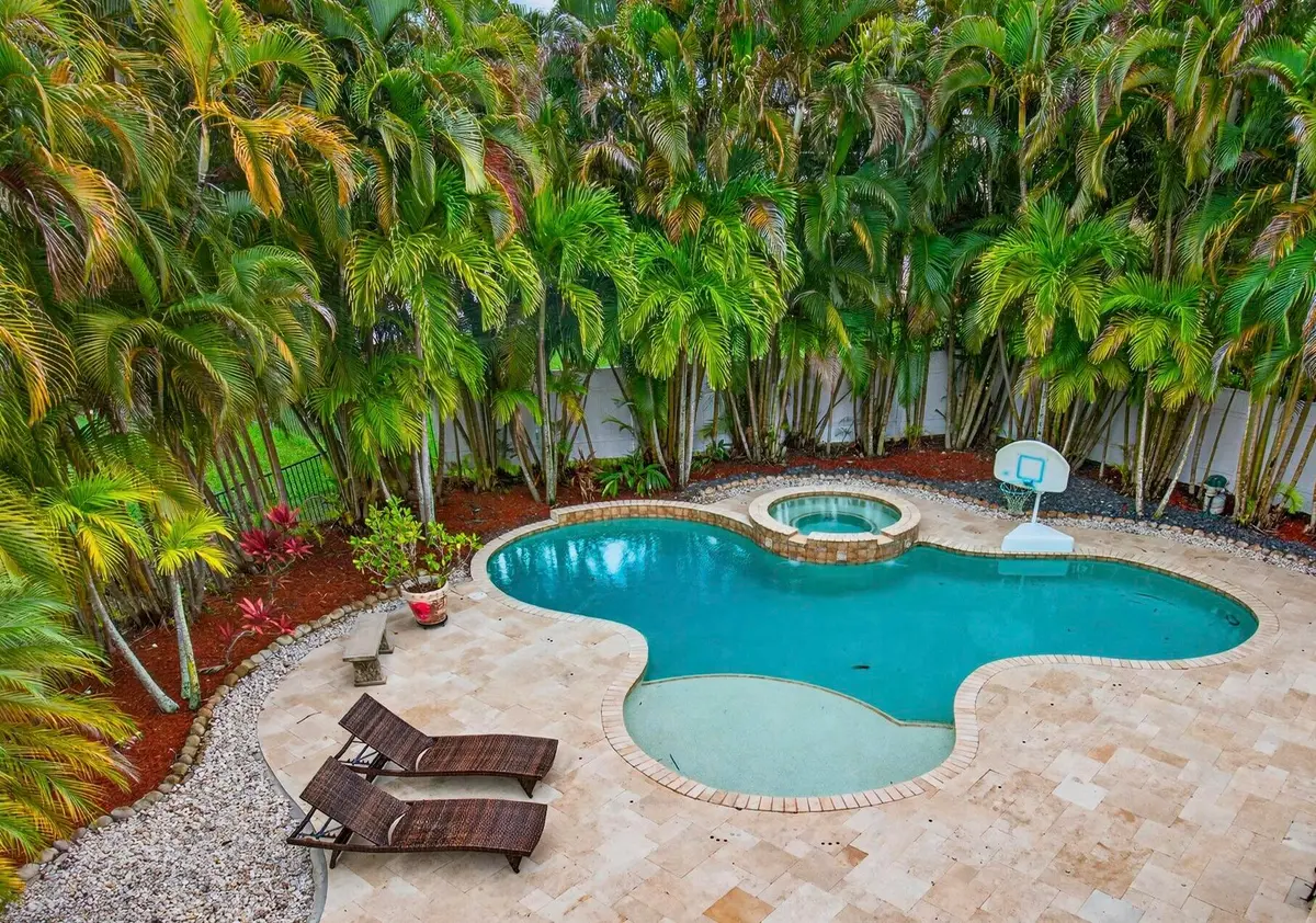 Freeform Heated Pool at 9732 Phipps Lane, Wellington