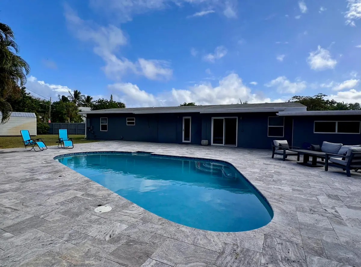 IMG_2990 at 525 NE 27th Street, Wilton Manors