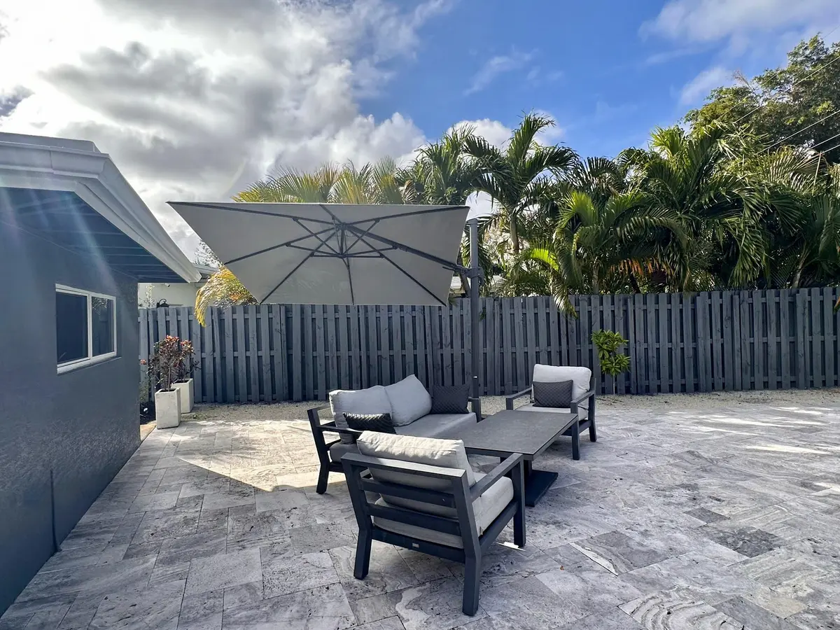 IMG_3038 at 525 NE 27th Street, Wilton Manors