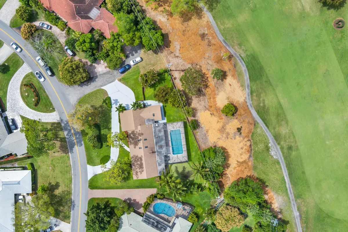 low-45 at 320 N Country Club Drive, Atlantis