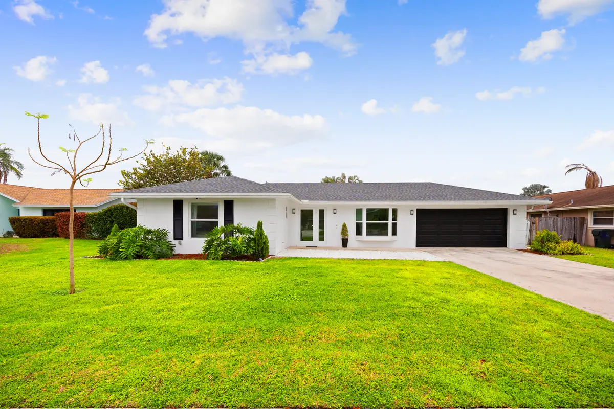 2_453a8074 at 11760 Inverness Circle, Wellington