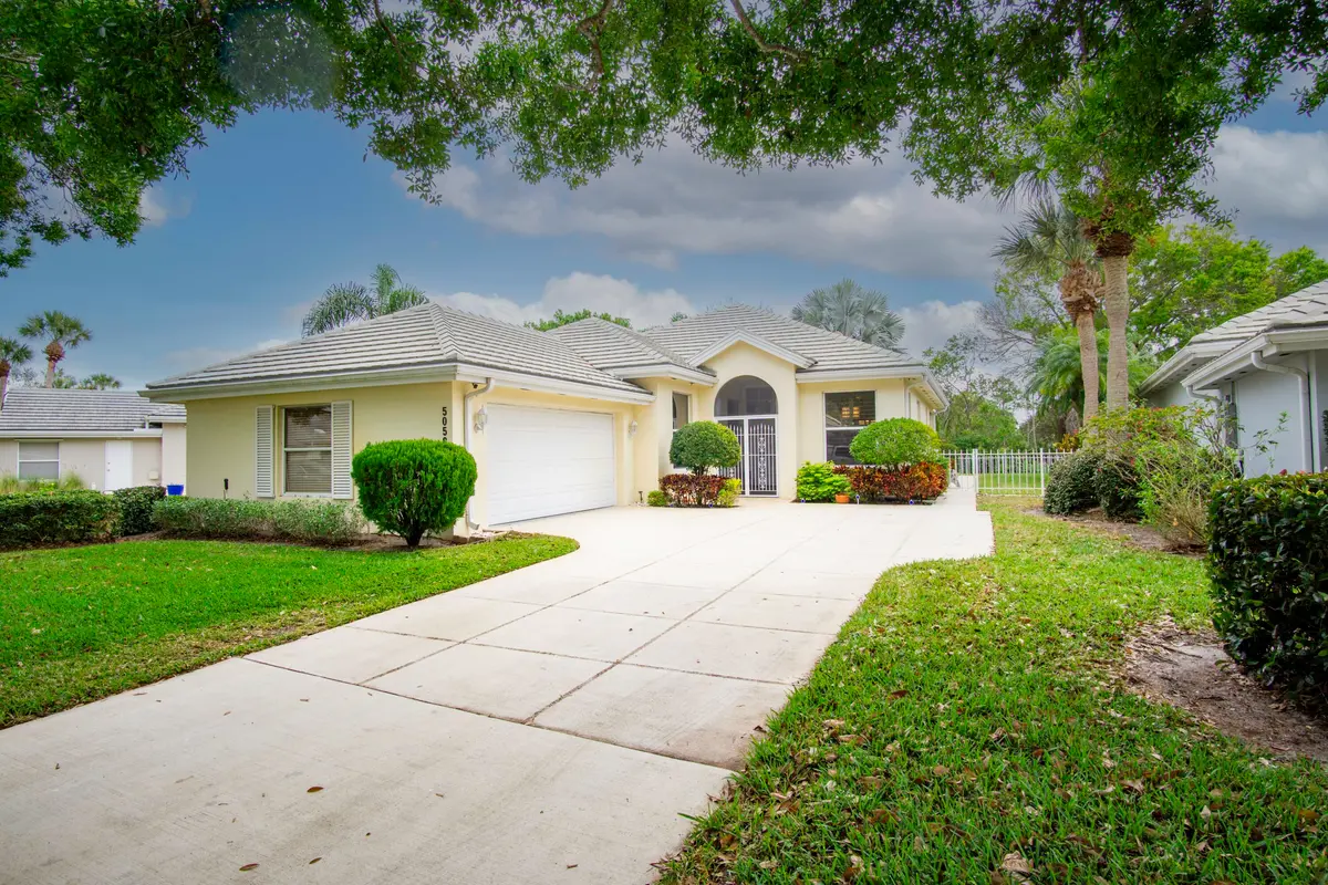 1a. Front view Driveway at 5058 SE Inkwood Way, Hobe Sound