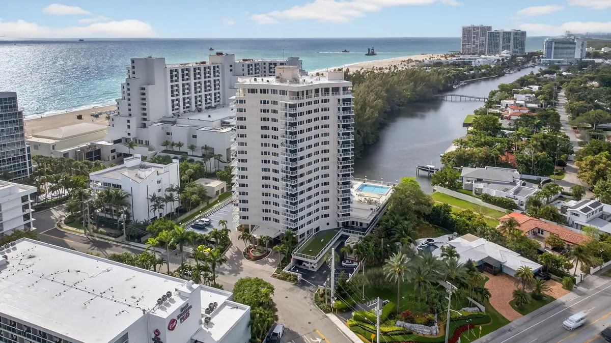 2-web-or-mls-3000--15 at 3000 Holiday Drive 1602, Fort Lauderdale