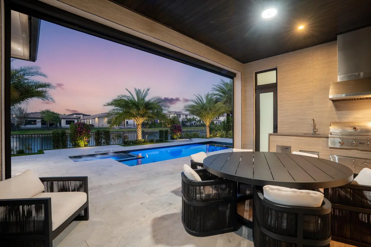 Phantom screen covered patio at 10875 Estuary Drive, Parkland