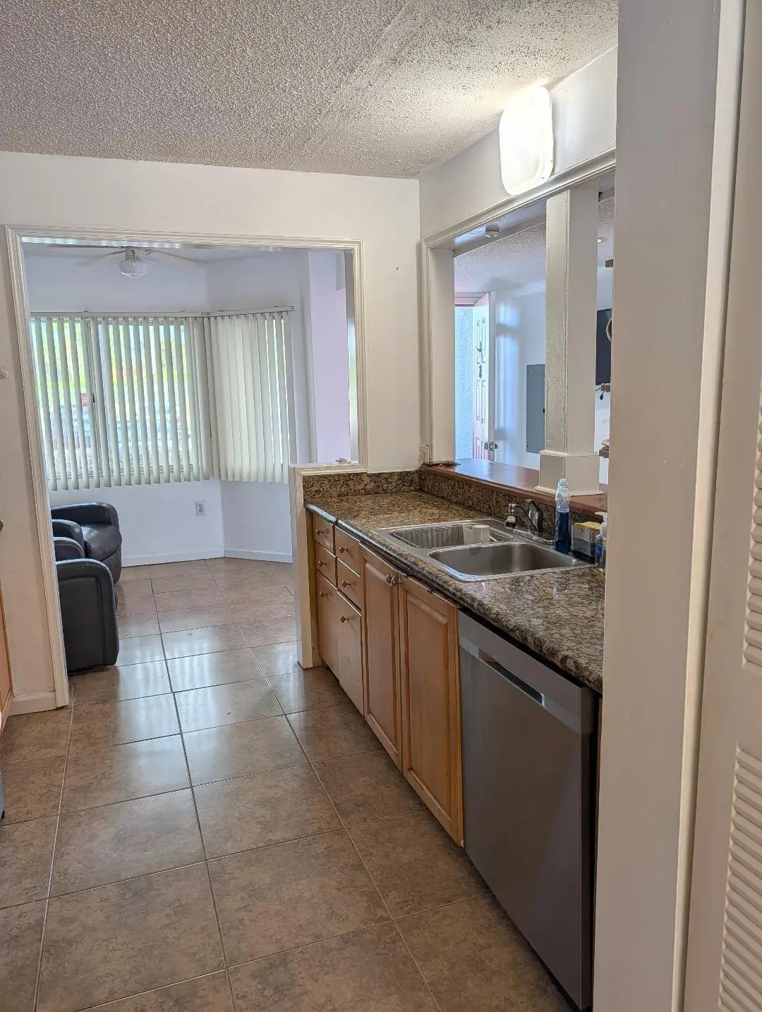 112g3 at 800 SW 137th Avenue 112 G, Pembroke Pines