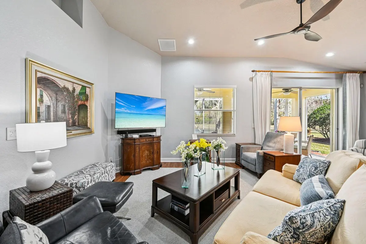 8-web-or-mls-Lennox Ln-S2502-008 at 6364 Lennox Lane, Vero Beach