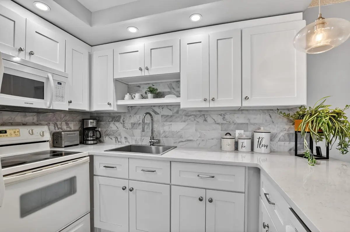 8-web-or-mls-DSC_4287 at 2074 Cambridge D, Deerfield Beach
