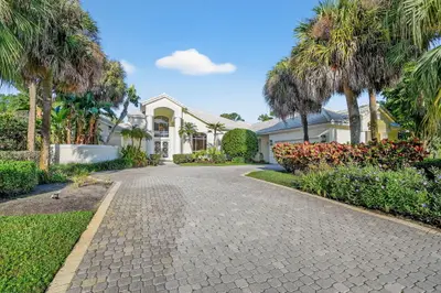 1711 Breakers West Boulevard, West Palm Beach – sold