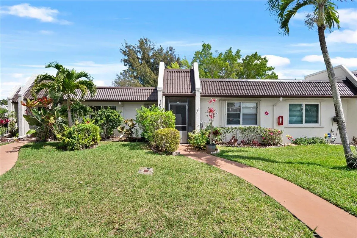 02-JLC_6928 at 162 Lake Susan Lane, West Palm Beach