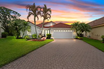577 SW Saint Kitts Cove, Port St. Lucie – sold
