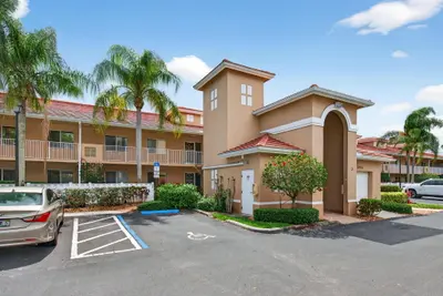 5952 Regal Glen Drive 104, Boynton Beach – sold